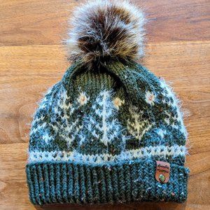 Woman beanie with fairisle pattern